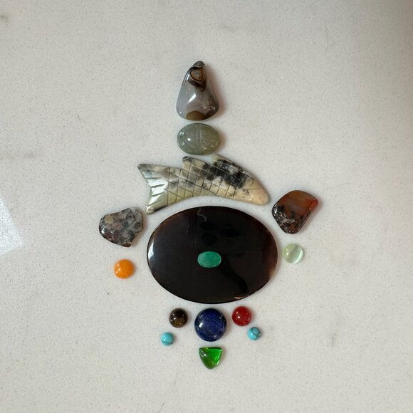 Cabochon and Gemstone Lot with Emerald, Jade, Green Onyx, Agate, and more - Picture 14 of 14